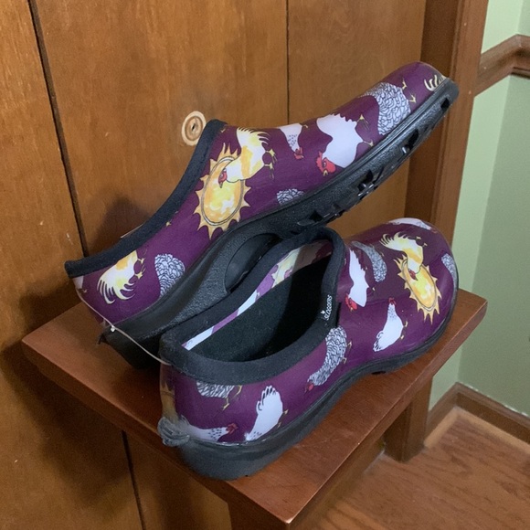 SLOGGERS- Purple with Chickens Waterproof Shoes - Picture 6 of 7